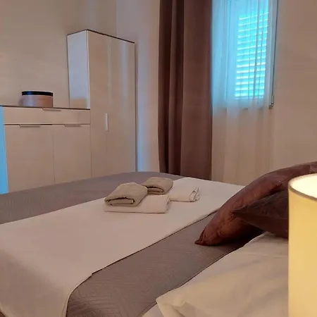 Apartman With Sea View In A1 Makarska