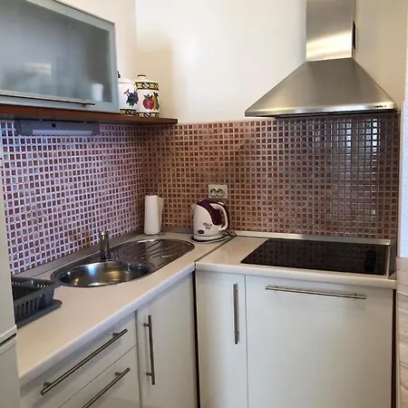 Apartman With Sea View In A1